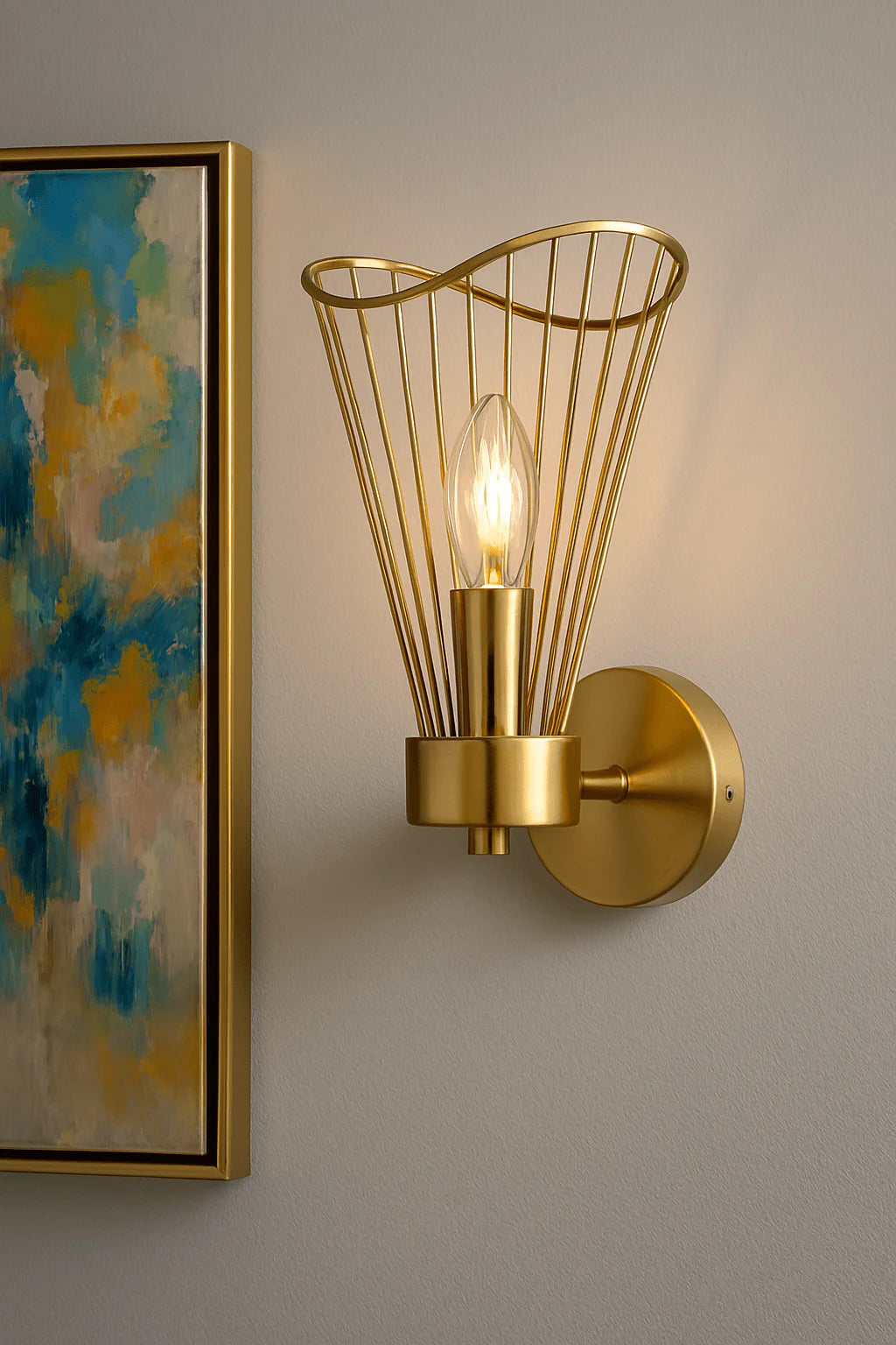 Sensu single gold wall light.